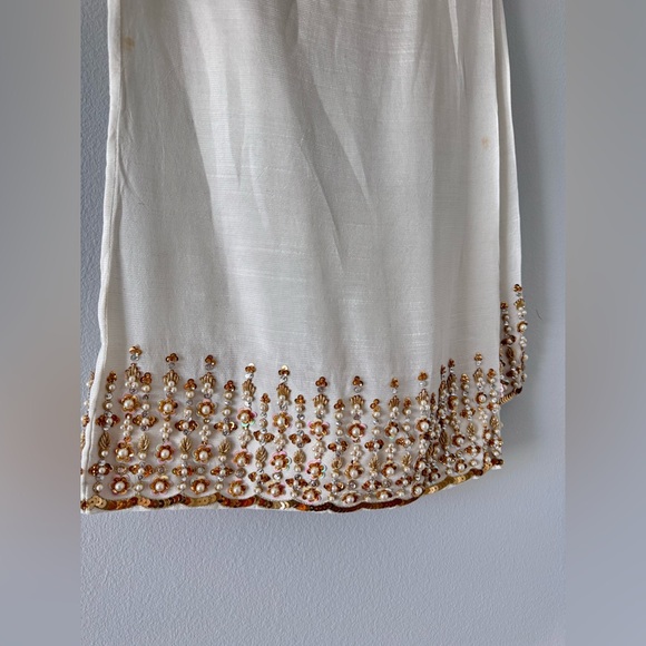 Elegant Cream Wedding Dress - Picture 6 of 7